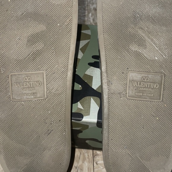 Valentino pool slides - Picture 7 of 7